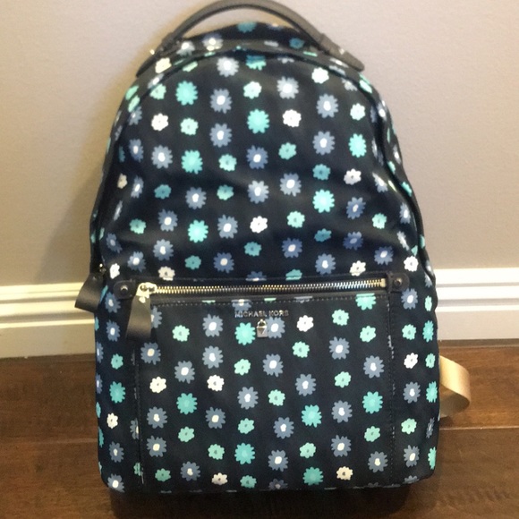 ❤️NEW!!!❤️ Michael Kors Nylon Large Backpack. - Picture 15 of 16